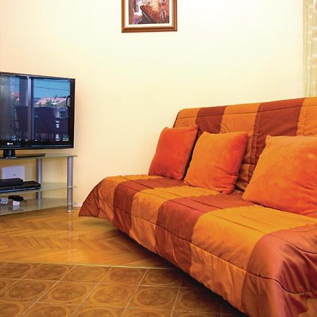 Amazing Apartment In Kastel Stafilic With Jacuzzi Kaštela Exteriér fotografie