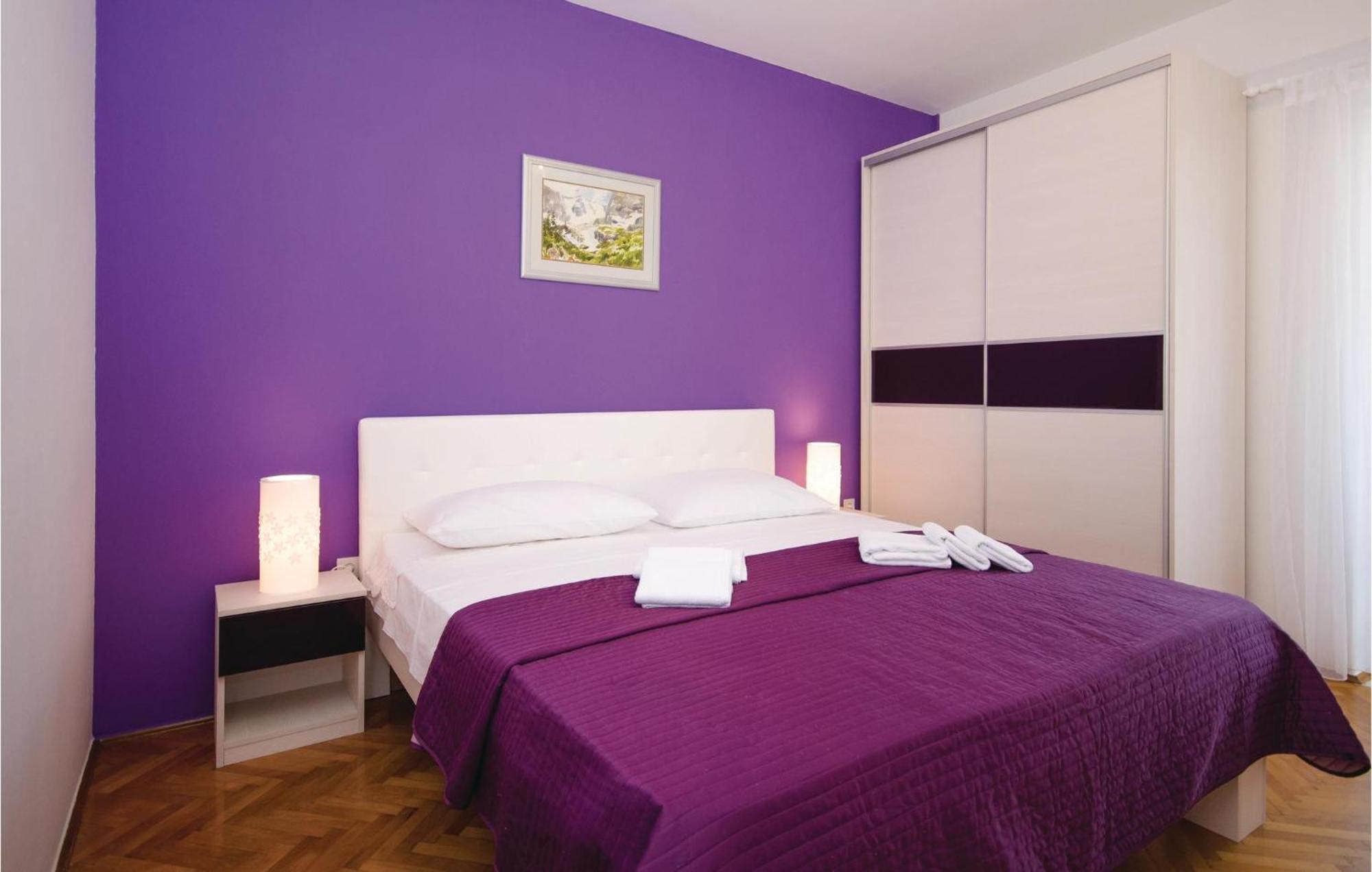 Amazing Apartment In Kastel Stafilic With Jacuzzi Kaštela Exteriér fotografie